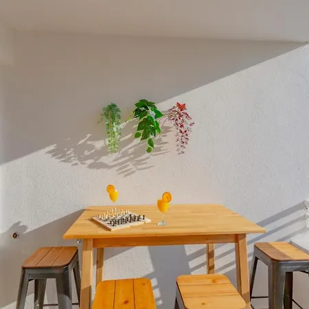 Znjan Holidays Apartment *