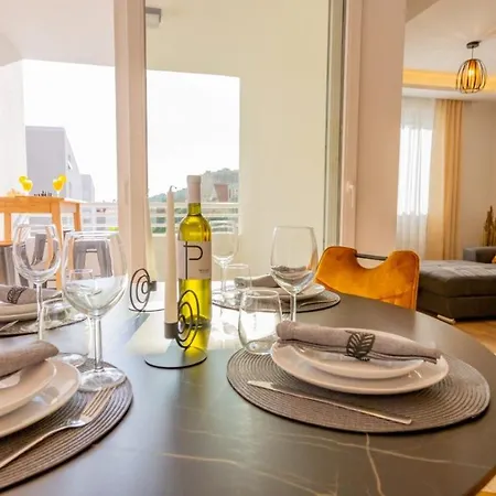 Znjan Holidays Apartment *